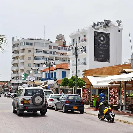 Aparthotel Zodiac Larnaca